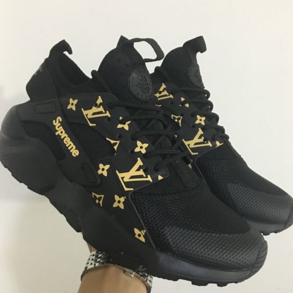 LV x Supreme x Nike Air Huarache. US size 9.5